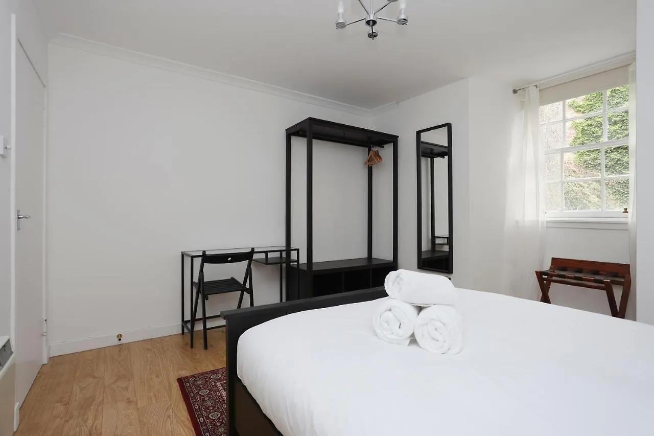 Joivy Heart Of Grassmarket Apartment Edinburgh United Kingdom