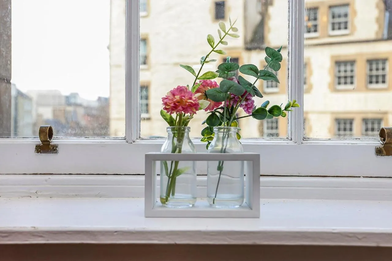Joivy Heart Of Grassmarket Apartment Edinburgh United Kingdom