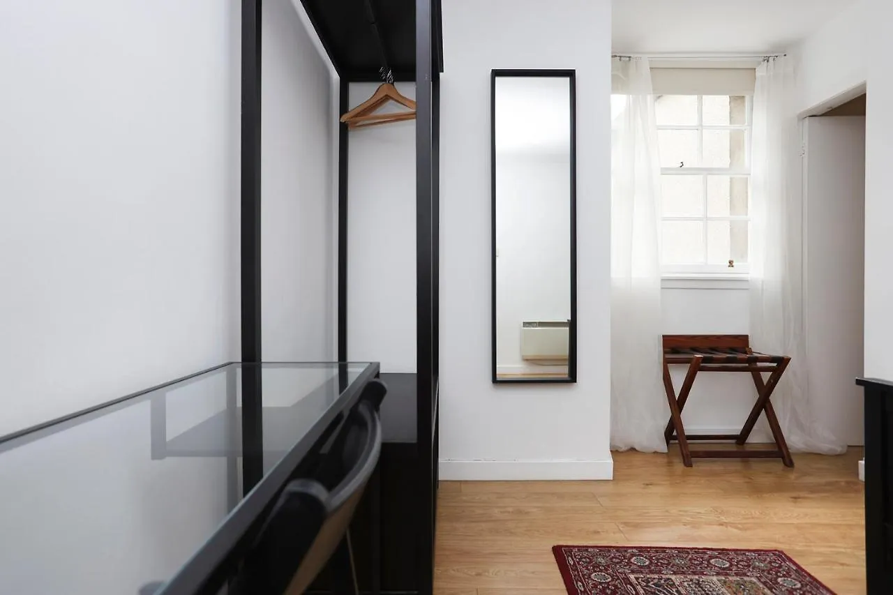 Joivy Heart Of Grassmarket Apartment Edinburgh 0*,